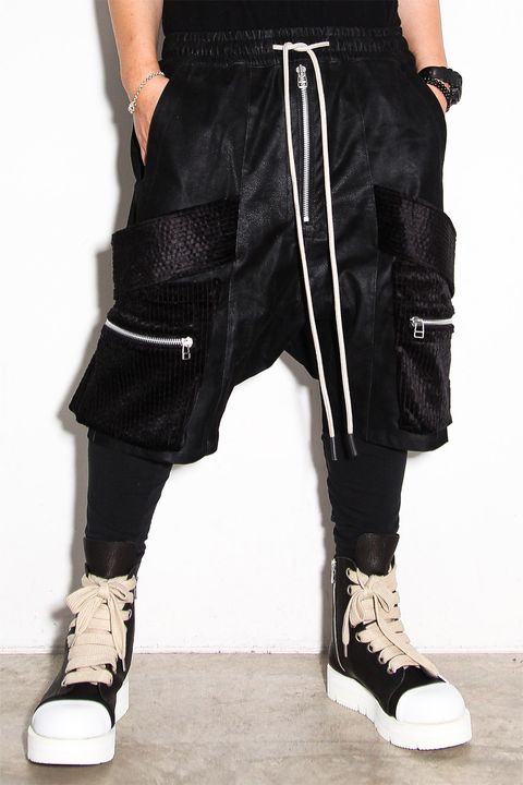 シンセティックレザーベルトカーゴショーツ / BELT CARGO SHORTS / ブラック / ag-12052