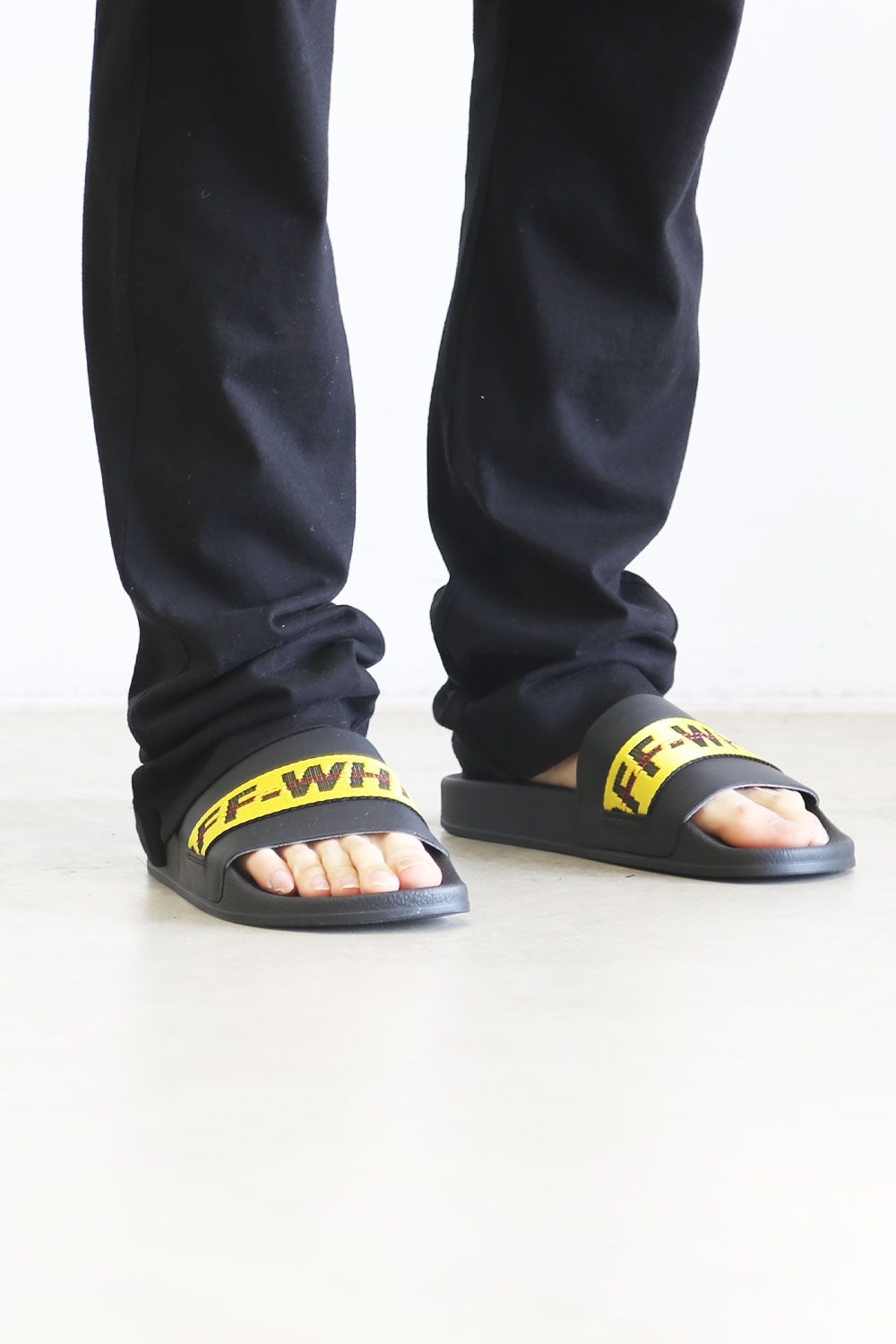 Off-White - オフホワイト | 通販ストア《Tempt》