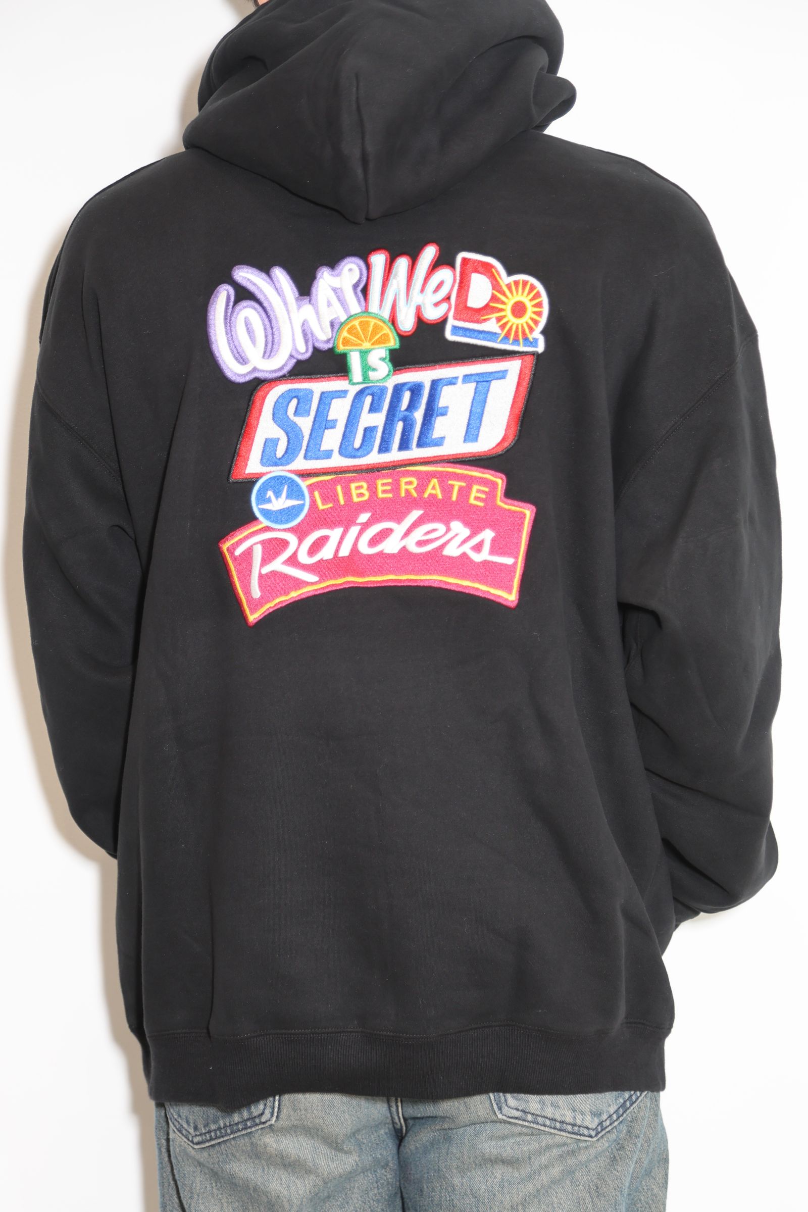EMBROIDERY HOODIE / ブラック