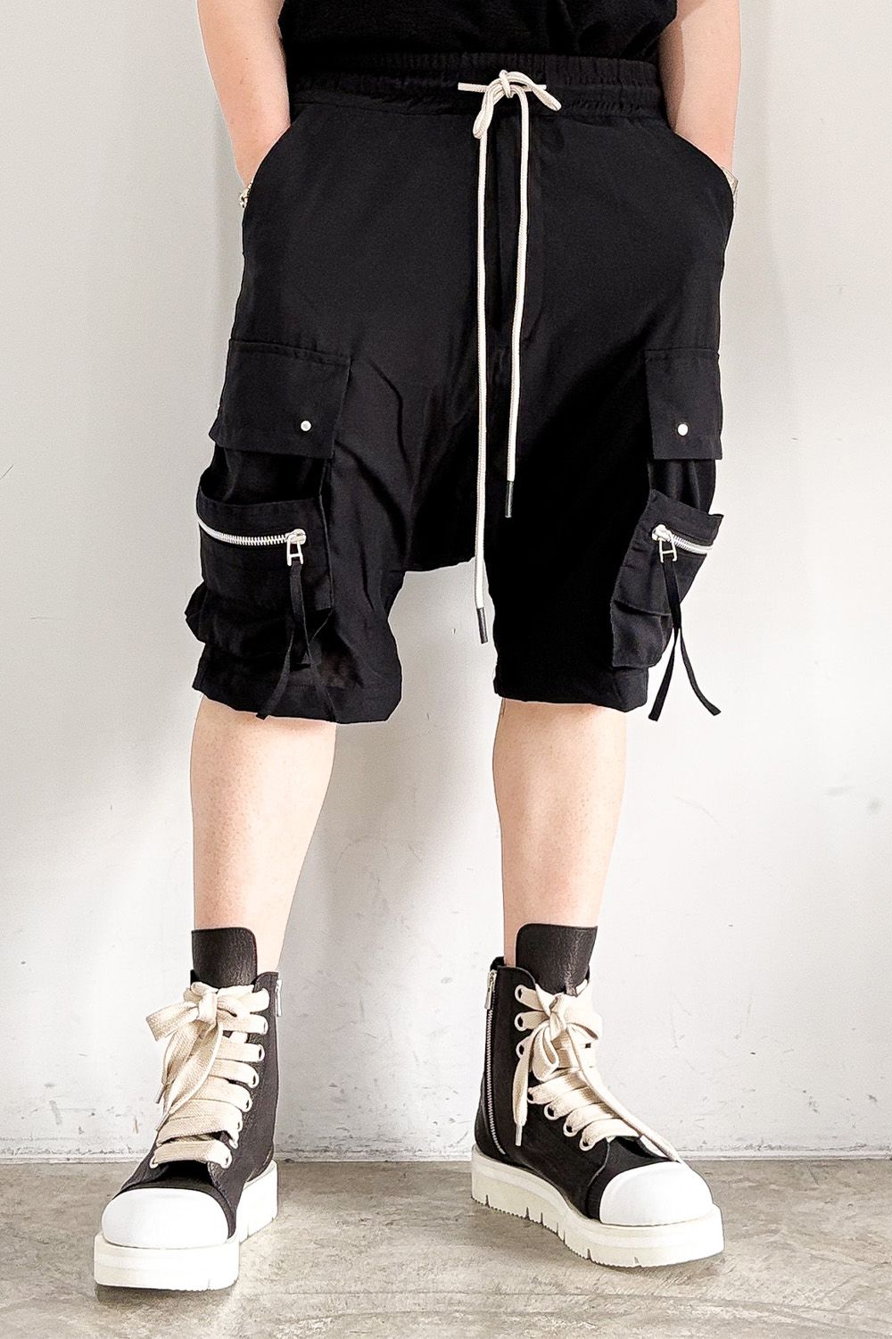 CARGO SHORTS / ブラック