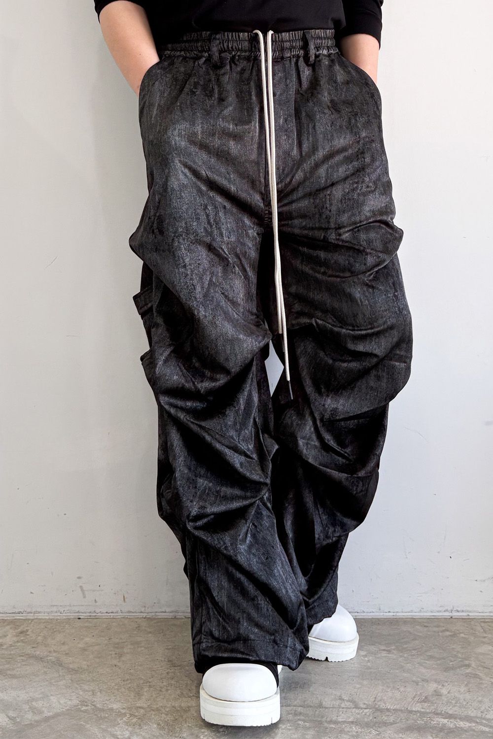 TUCK WIDE / ブラック