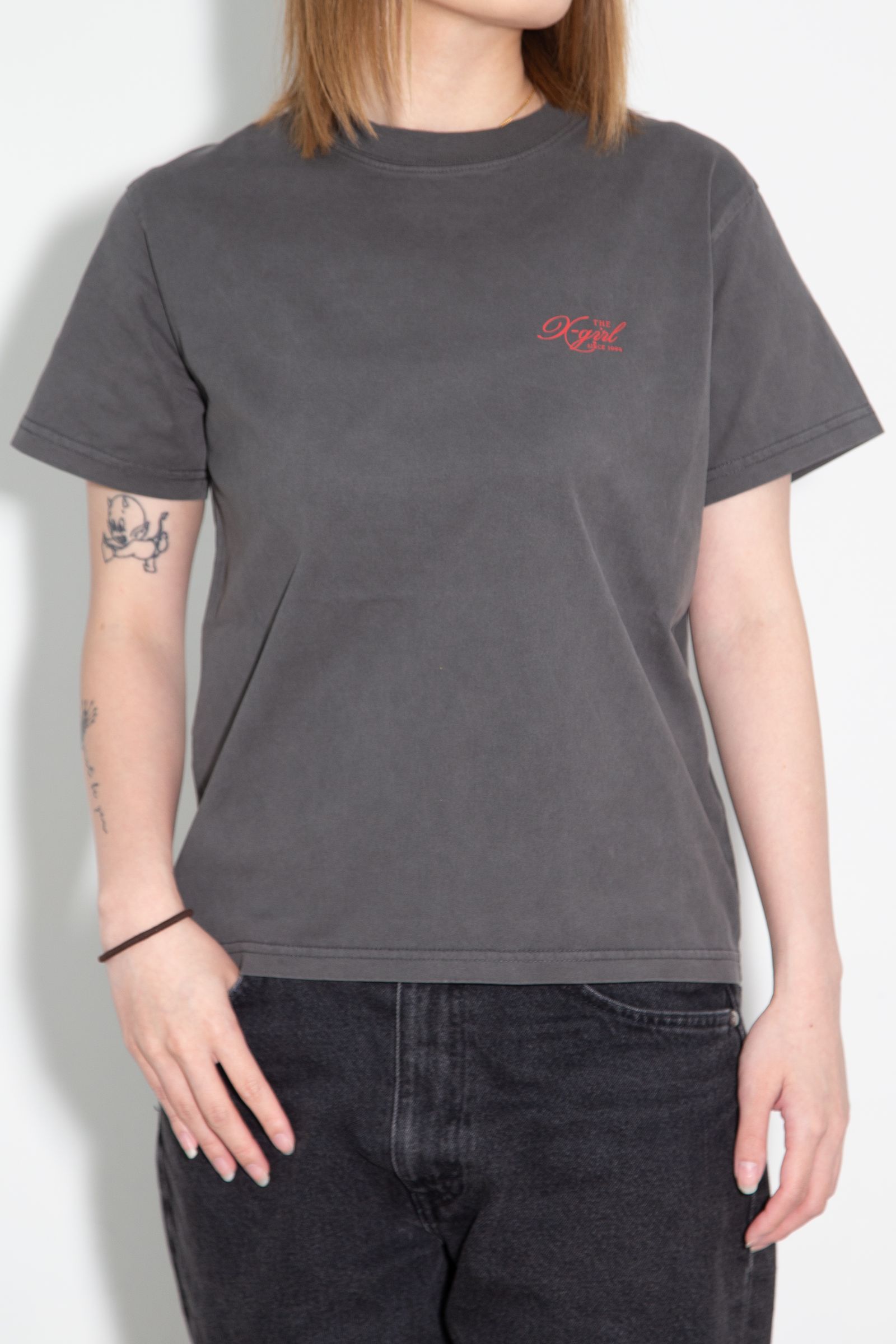 FADED TRI-COLOR FACE S/S TEE / ブラック