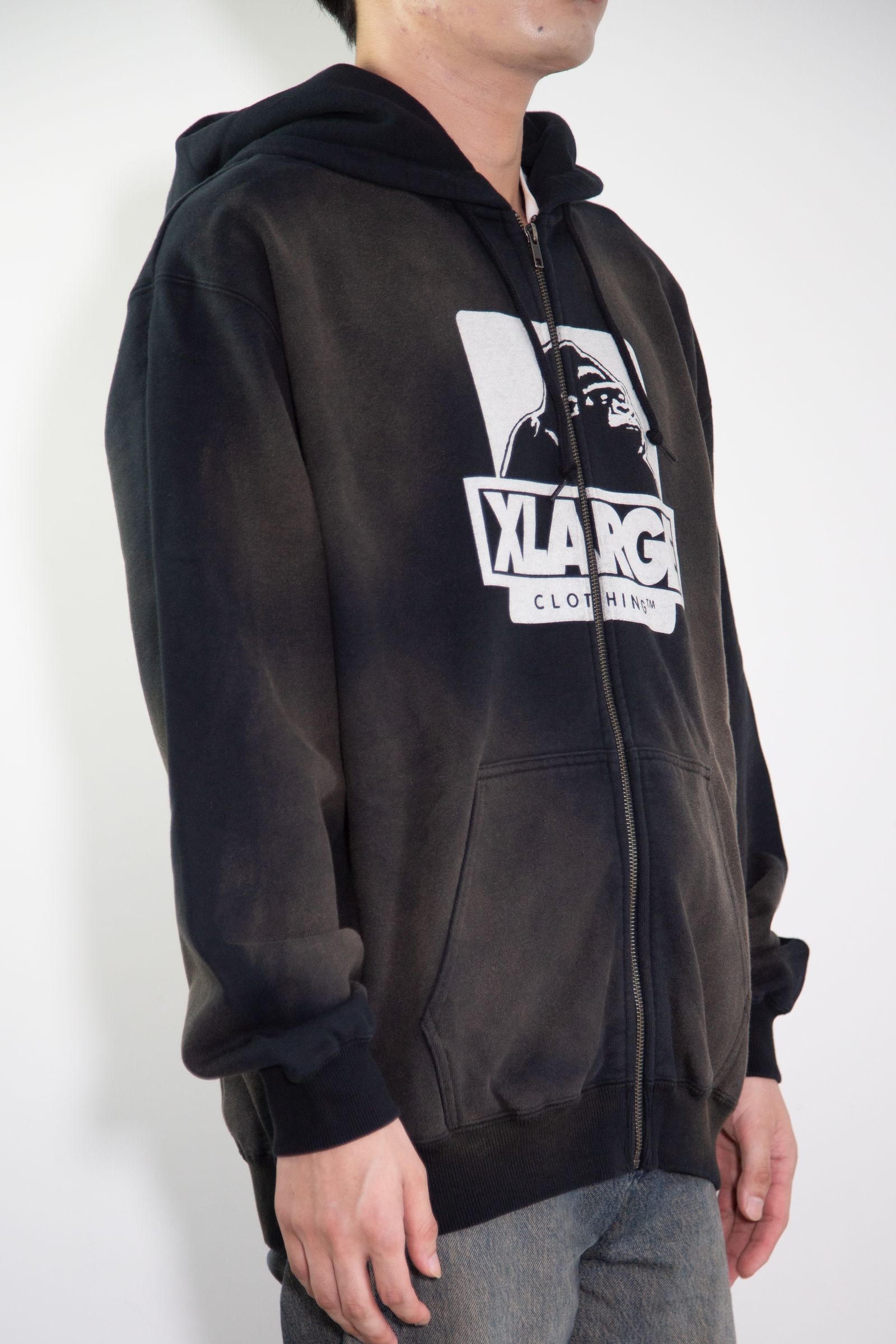 DISCHARGE PRINTED OG ZIP HOODED SWEATSHIRT / ブラック