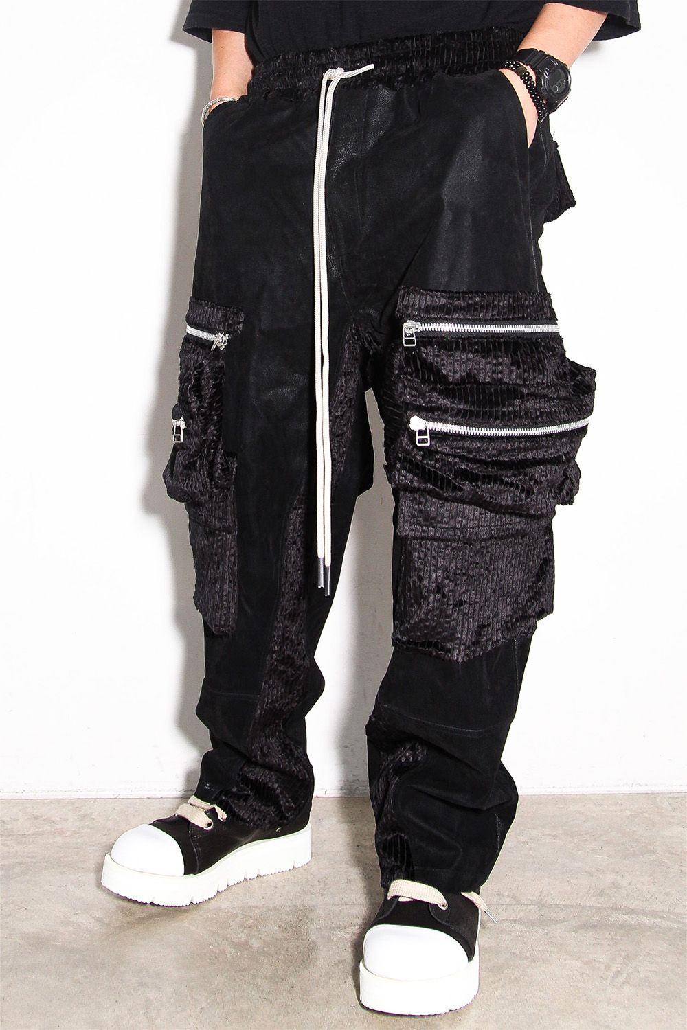 シンセティックレザーカーゴワイドパンツ / CARGO WIDE PANTS / ブラック / ag-12057