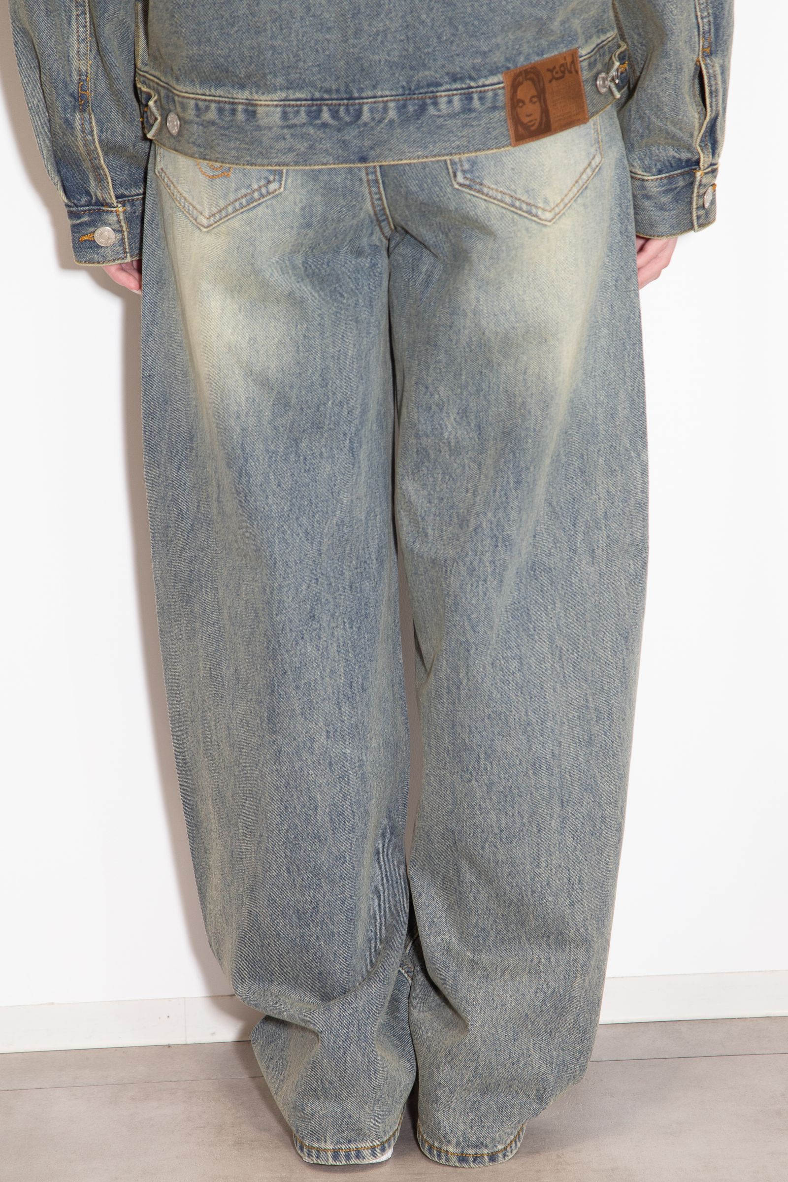 LOGO MARK STITCHED DENIM PANTS / ライトインディゴ