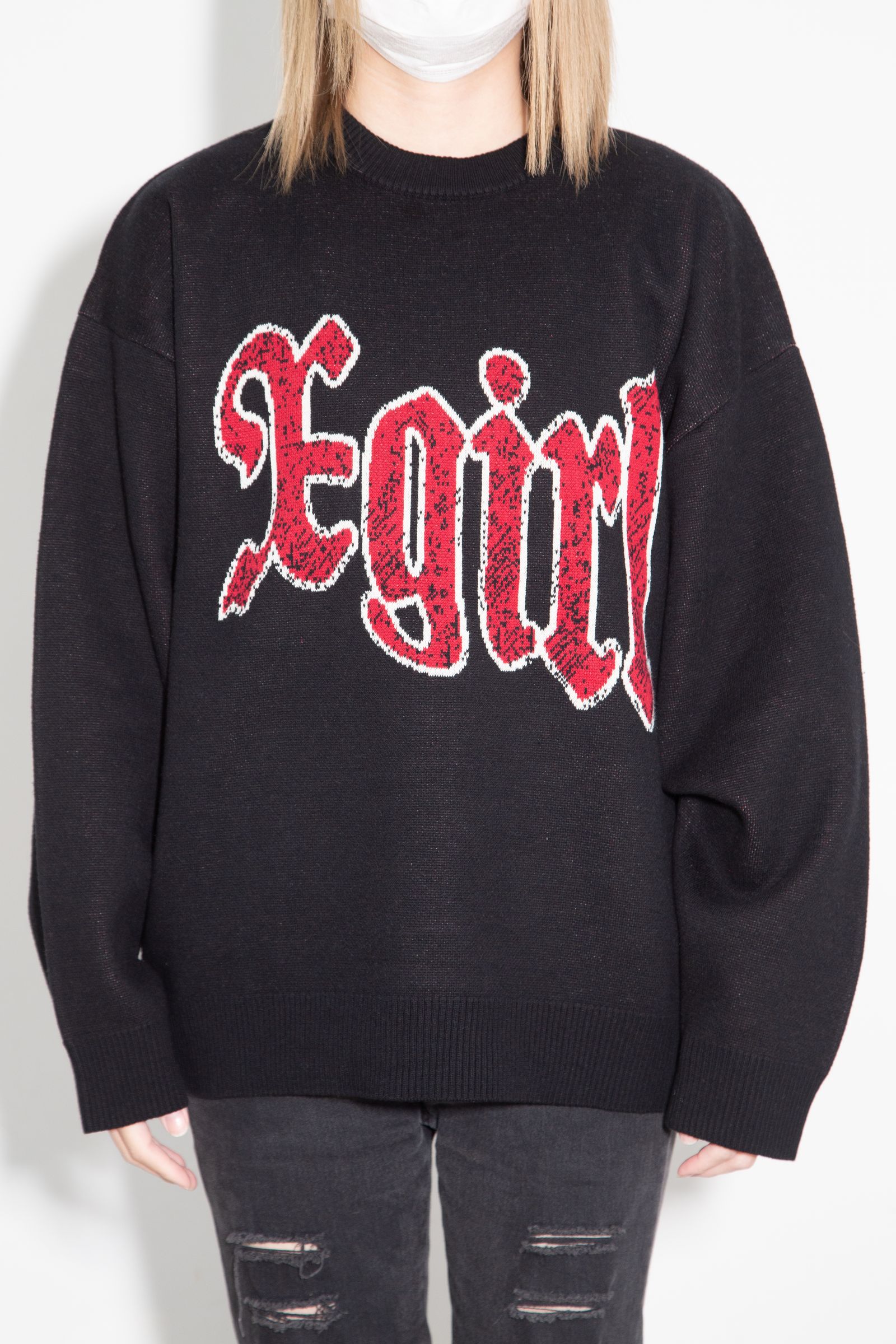 SCRATCHED LOGO JACQUARD KNIT TOP / ブラック