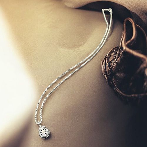 Roxanna Round Pendant in Sterling Silver / GP048