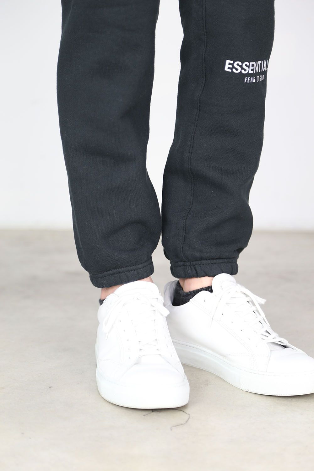 REFLECTOR LOGO SWEAT PANTS / ブラック