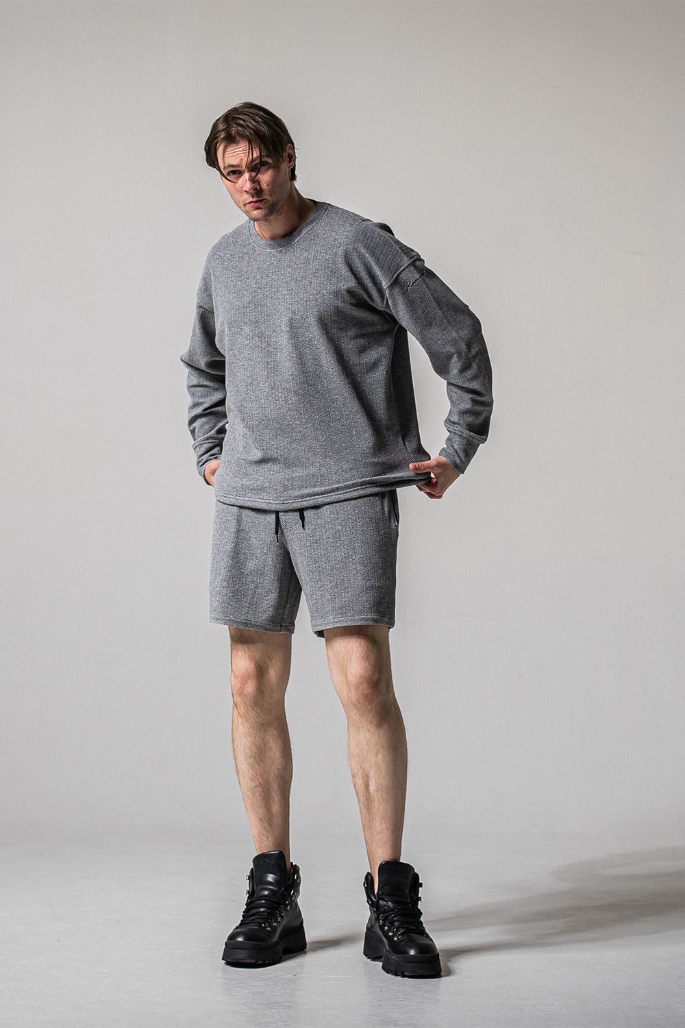 [ラスト1点 サイズ2] 【セットアップ】blister trainer・blister knit HALF PT / グレー