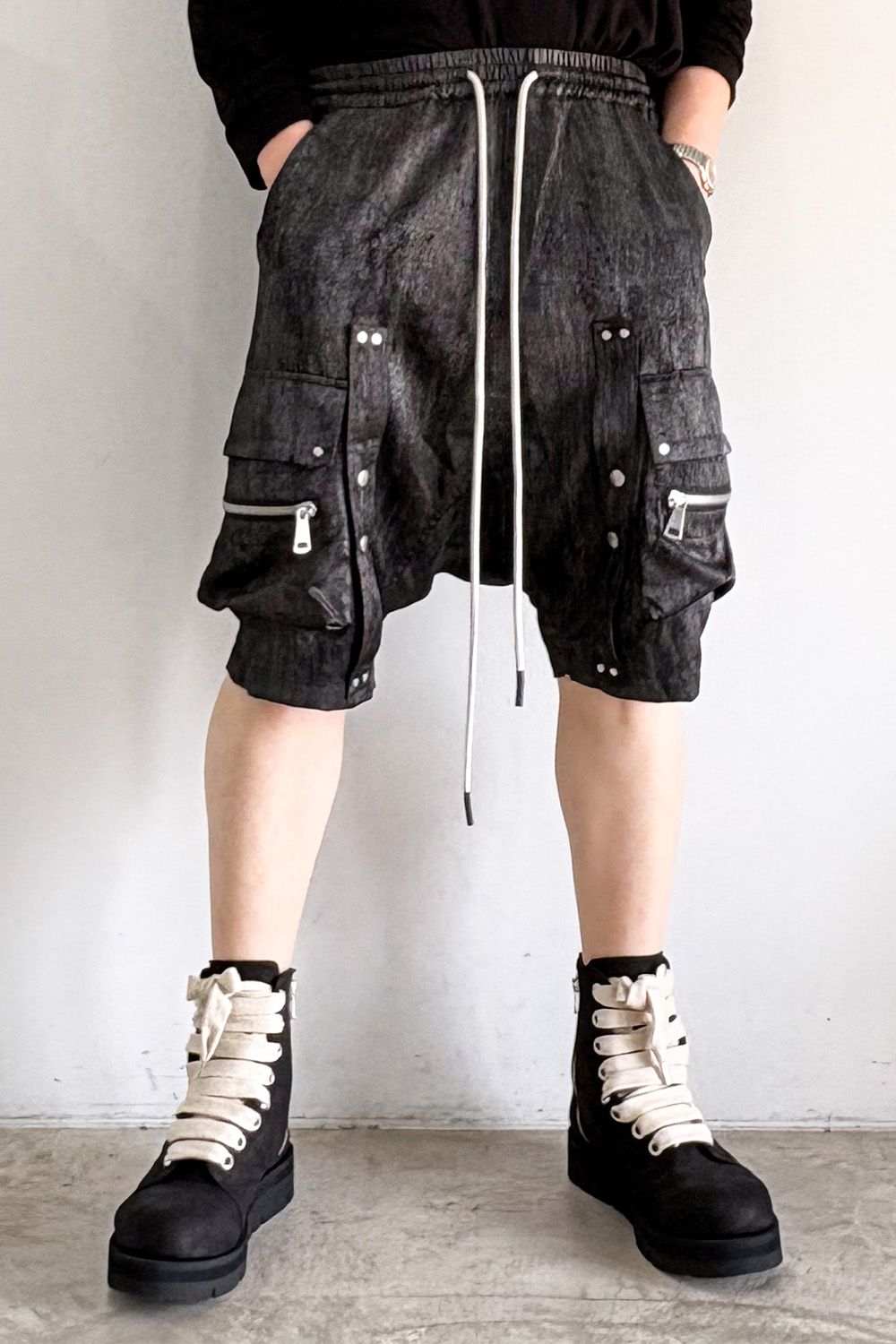 CARGO SHORTS / ブラック
