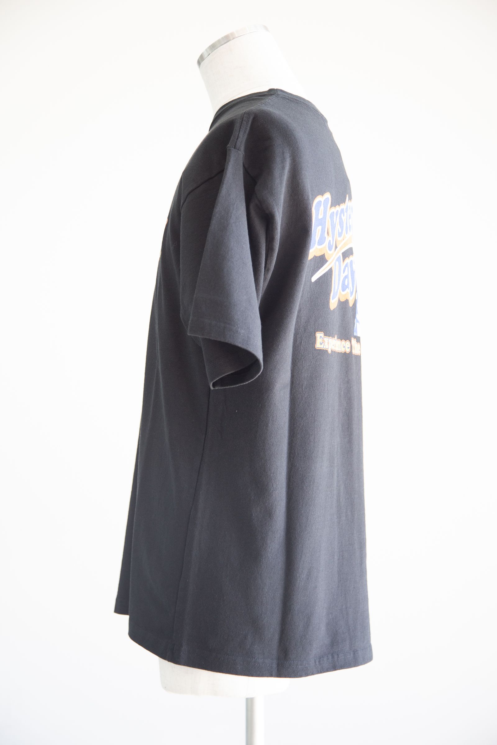 HYSTERIC GLAMOUR - HYSTERIC DAY Tシャツ / ブラック | Tempt