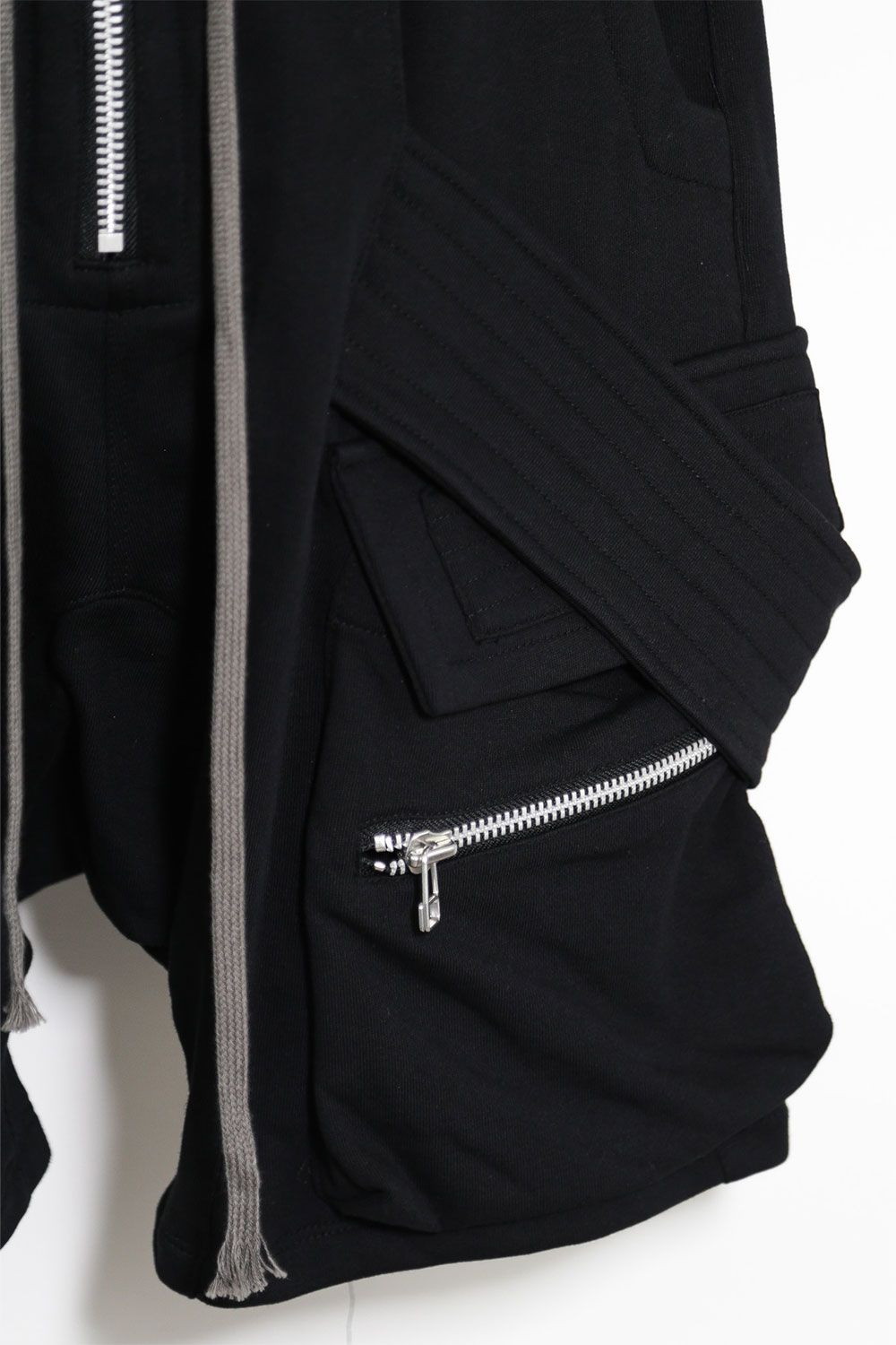 ベルトカーゴスウェットサルエルショーツ / Belt Cargo Sweat Sarouel Shorts / ブラック / ag-9046
