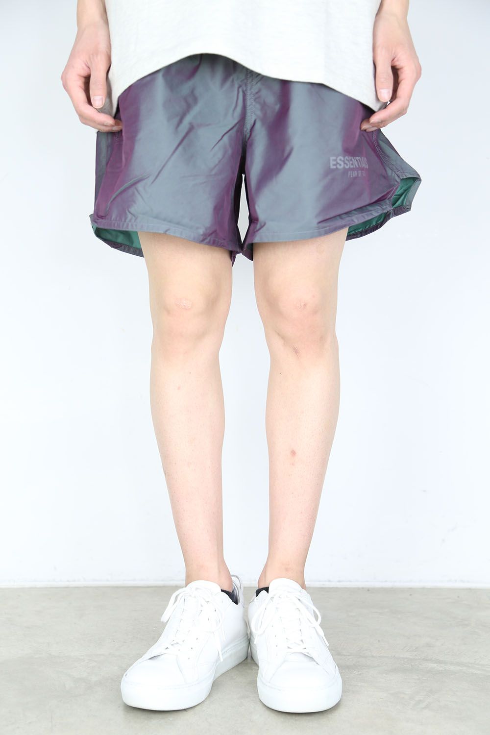 TRACK NYLON SHORTS / イリデセントゥ