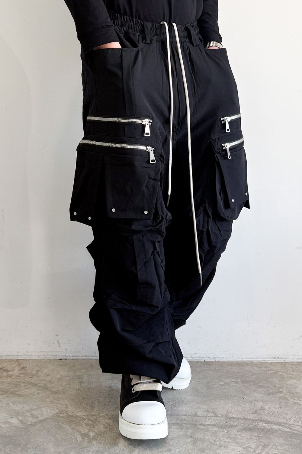 CARGO TUCK WIDE / ブラック