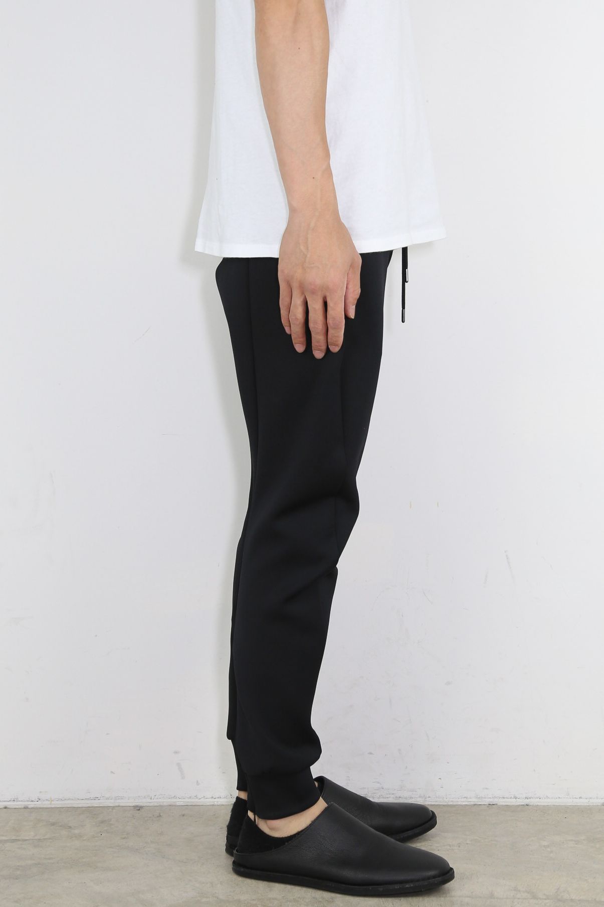 PE STRETCH SMOOTH ZIP JOGGER TROUSERS / ブラック