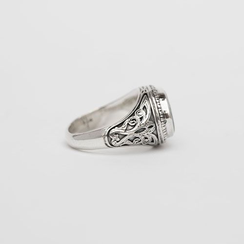 Griffin Signet Ring / GR058