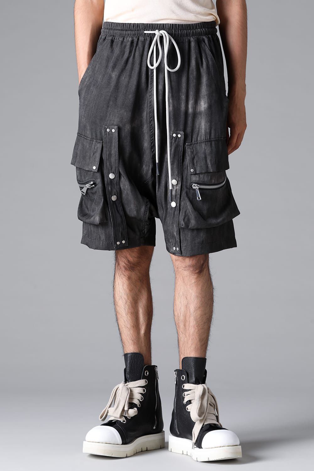 CARGO SHORTS / ブラック