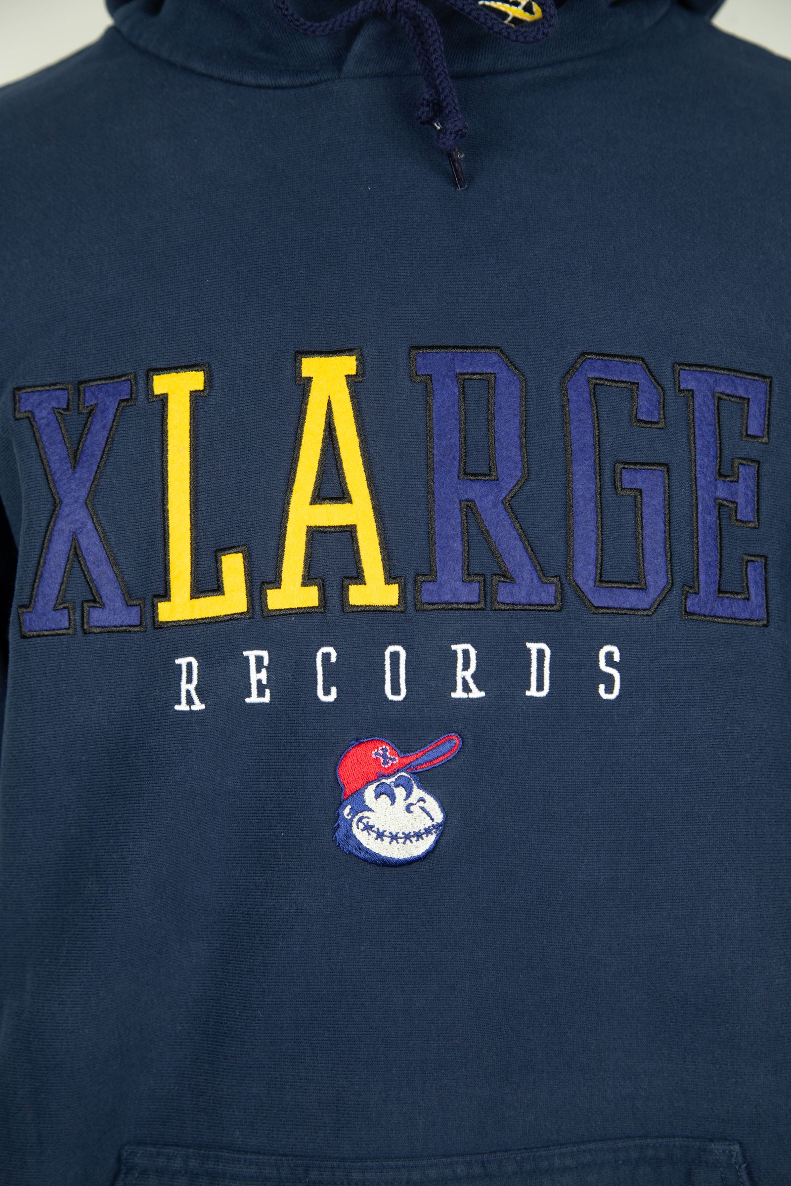 XLARGE - XL LABEL SOUVENIR HOODED SWEAT / バーガンディー | Tempt