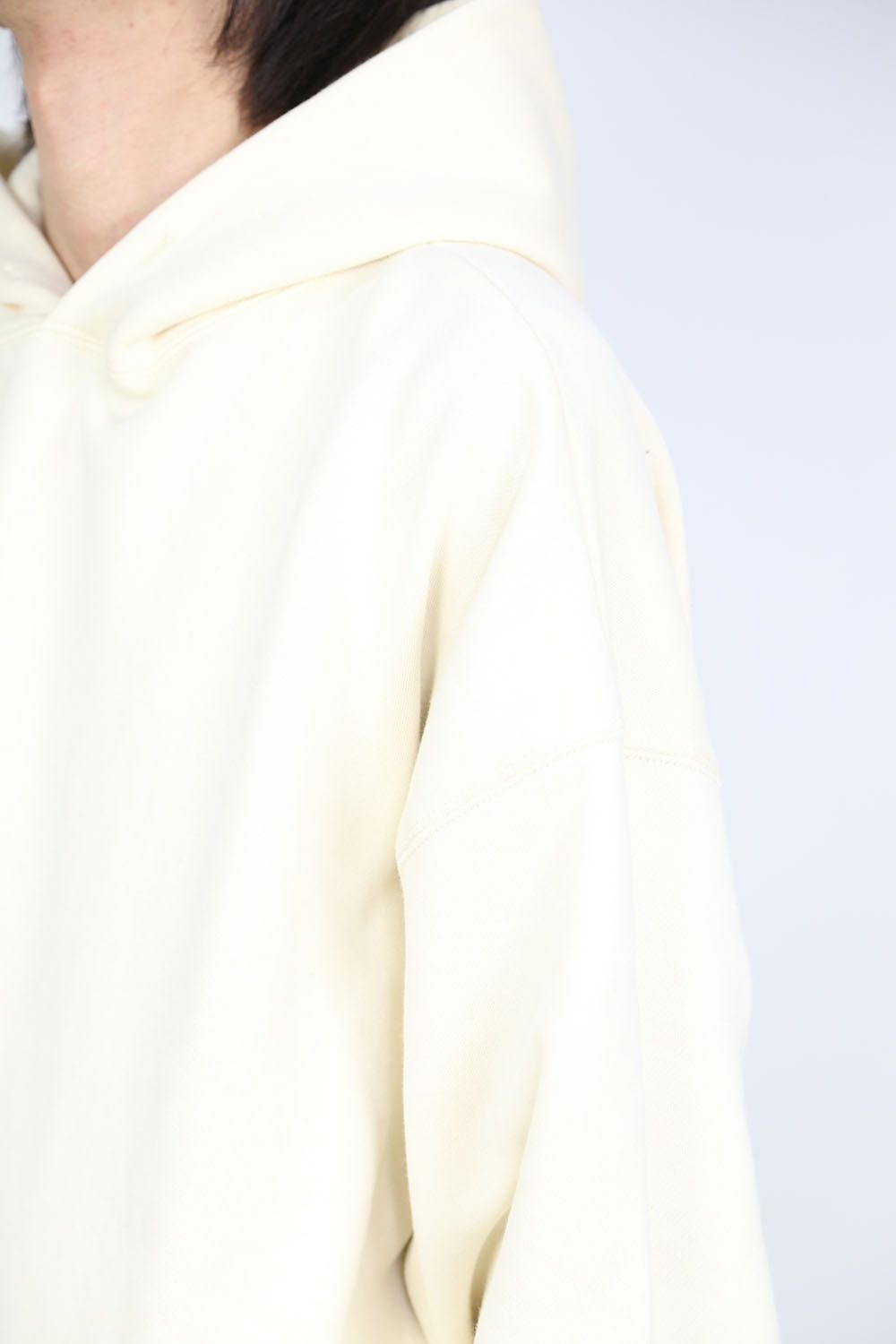 BACK LOGO HOODIE / クリーム