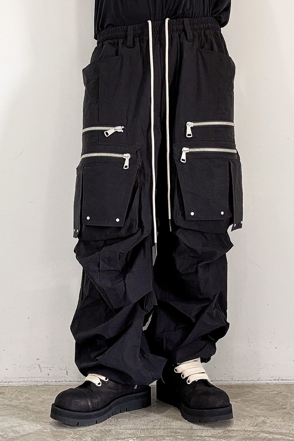 CARGO TUCK WIDE / ブラック