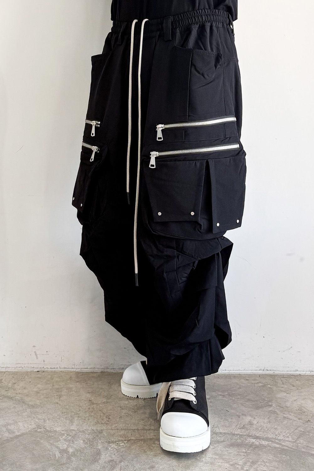 CARGO TUCK WIDE / ブラック