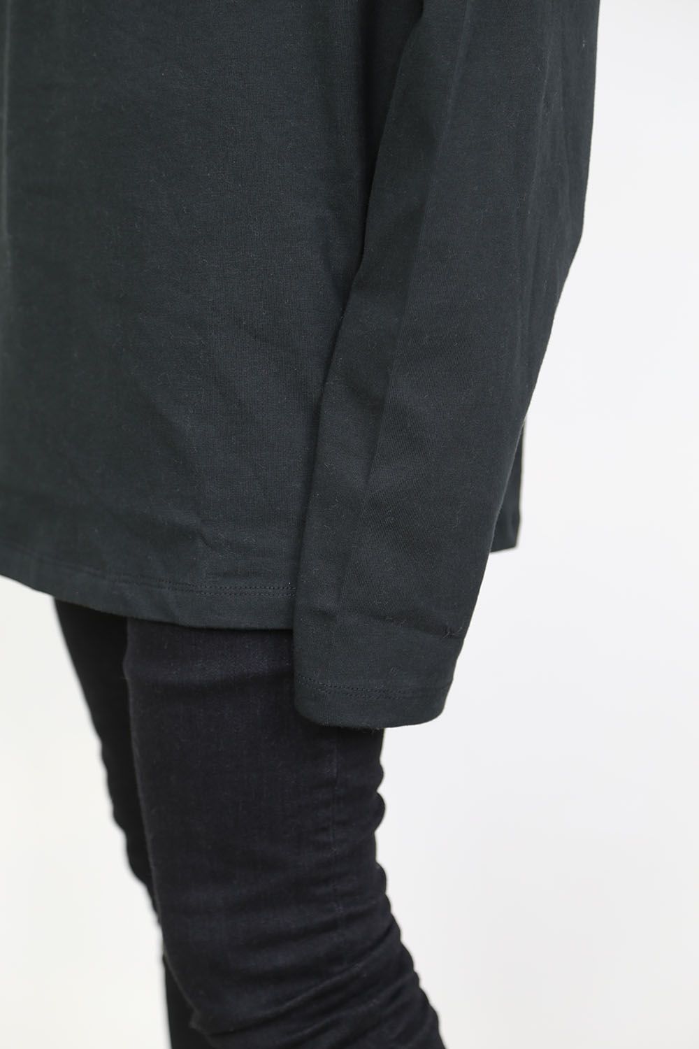 BACK LOGO L/S TEE / ブラック