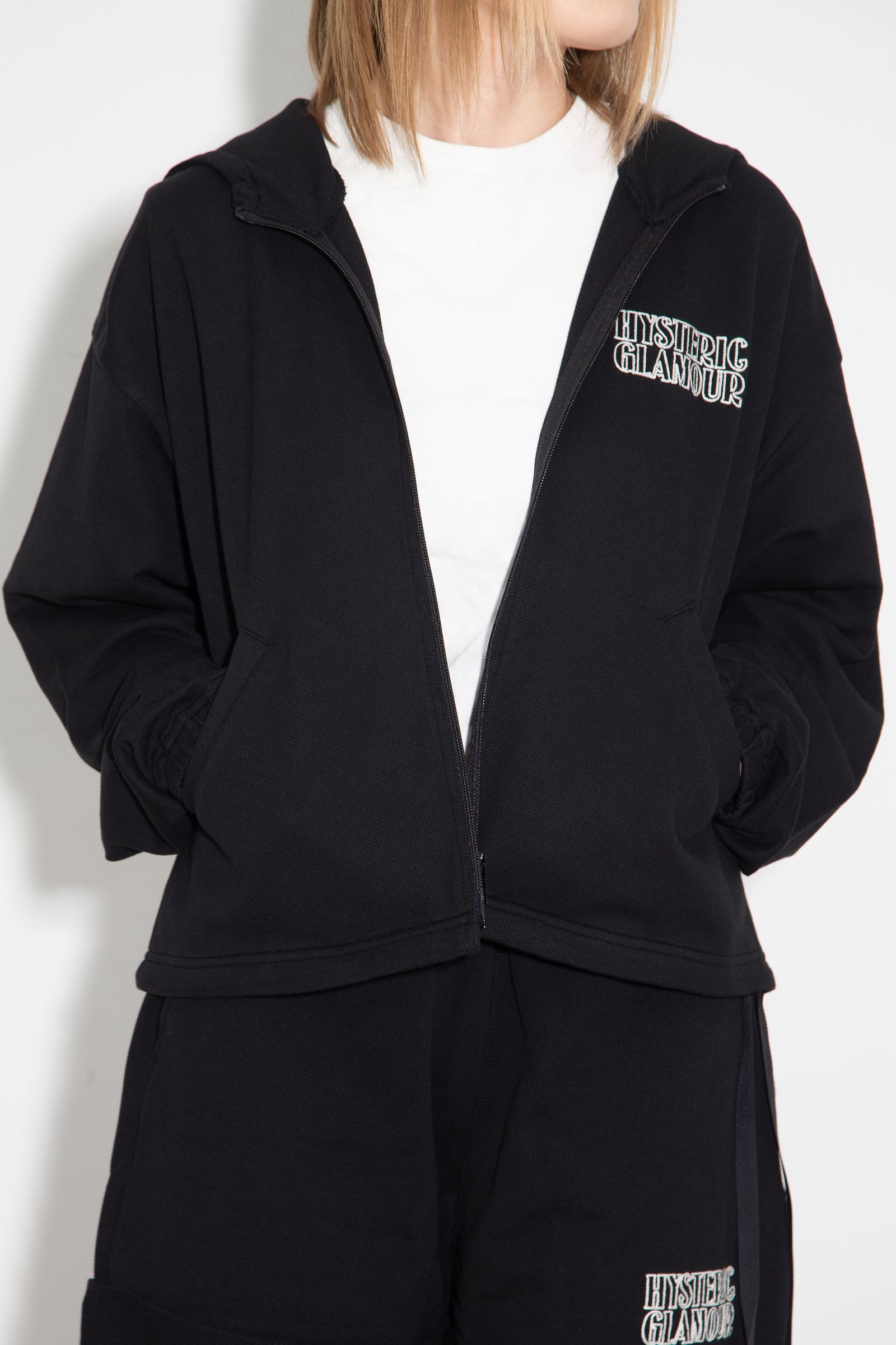 【セットアップ】TAKES ME HIGHER刺繍 パーカー、HYSTERIC刺繍 ショートパンツ / ブラック