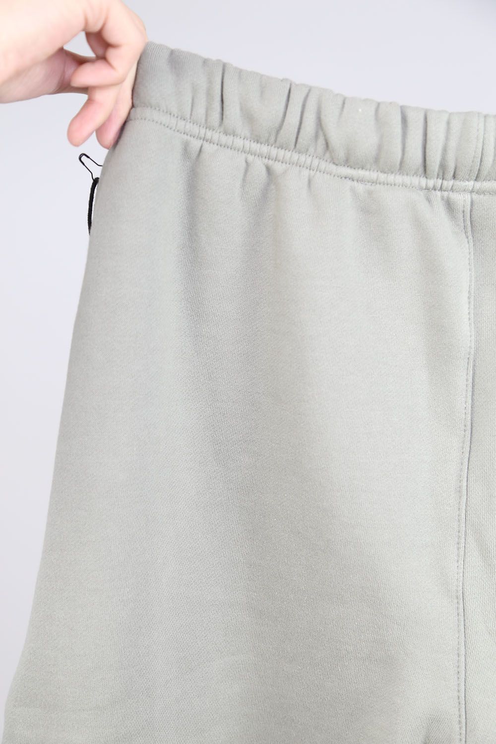 FRONT LOGO REFLECTOR SWEAT PANTS / セージ