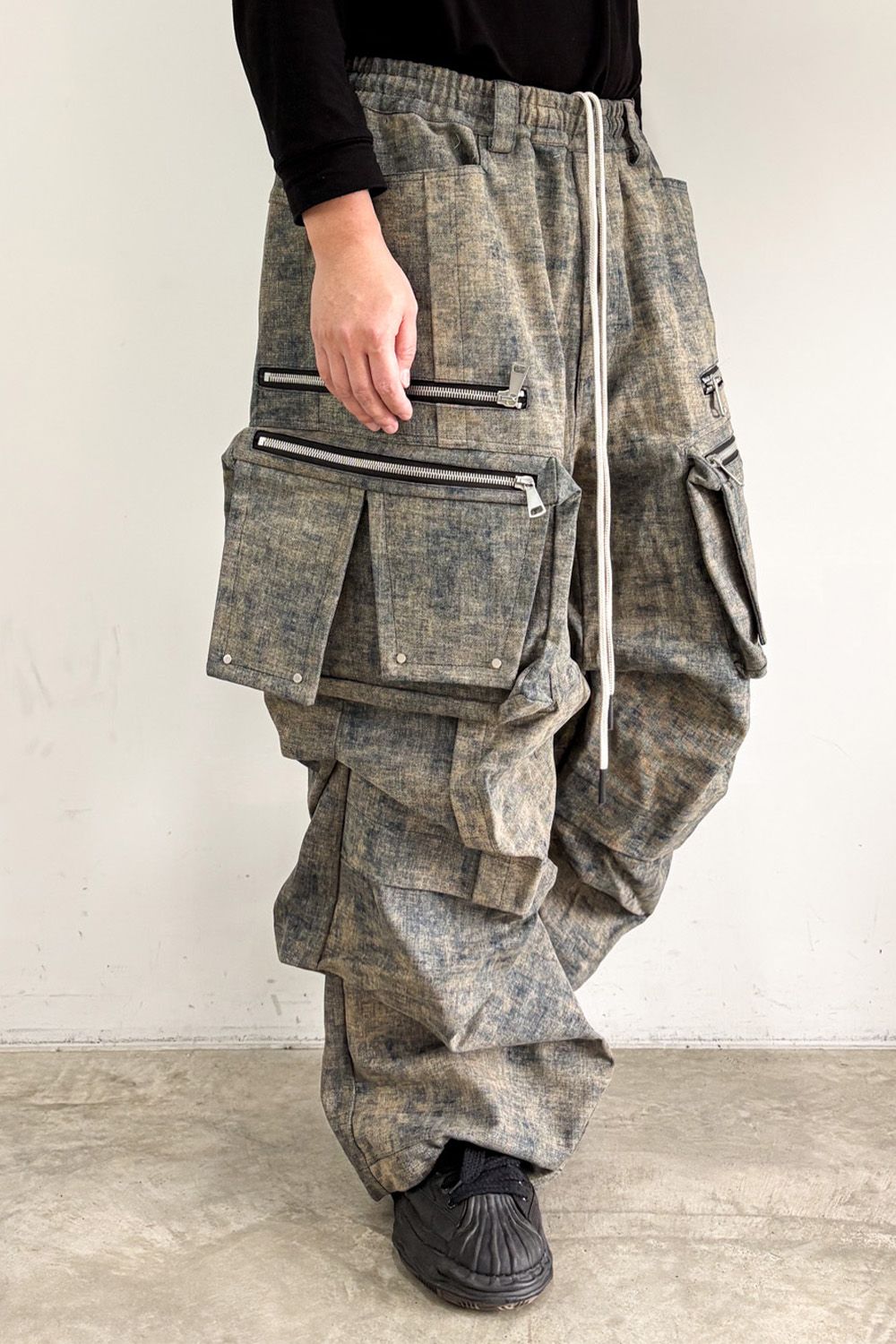 BLENDED SHADES DENIM CARGO TUCK WIDE PT / スチールブルー