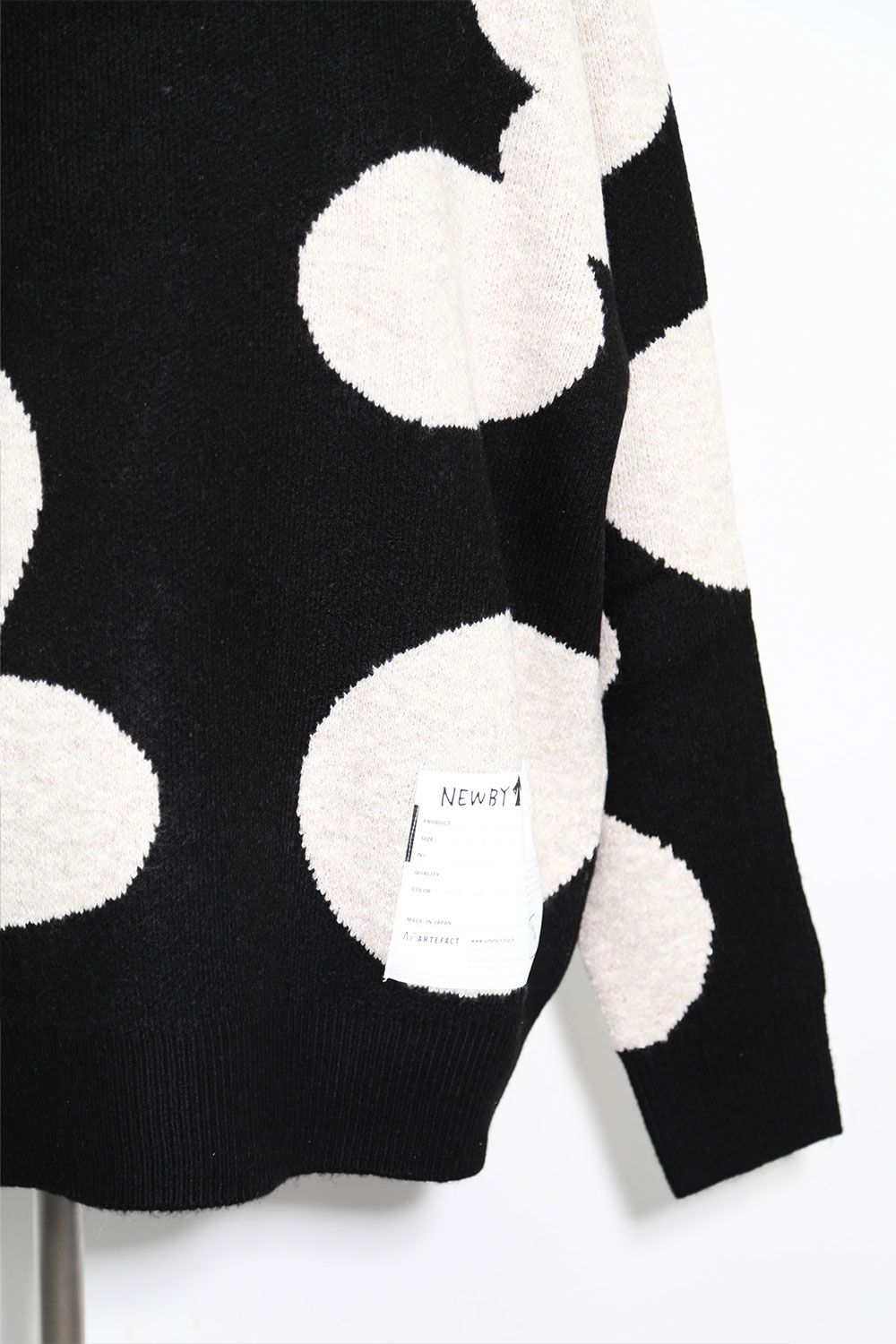 ドット模様リラックスフィットニット / Polka Pattern Knit Top / ブラック×ベージュ / ag-8011