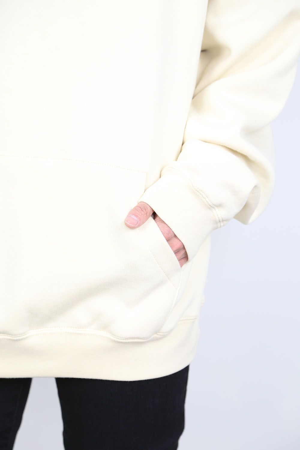 BACK LOGO HOODIE / クリーム