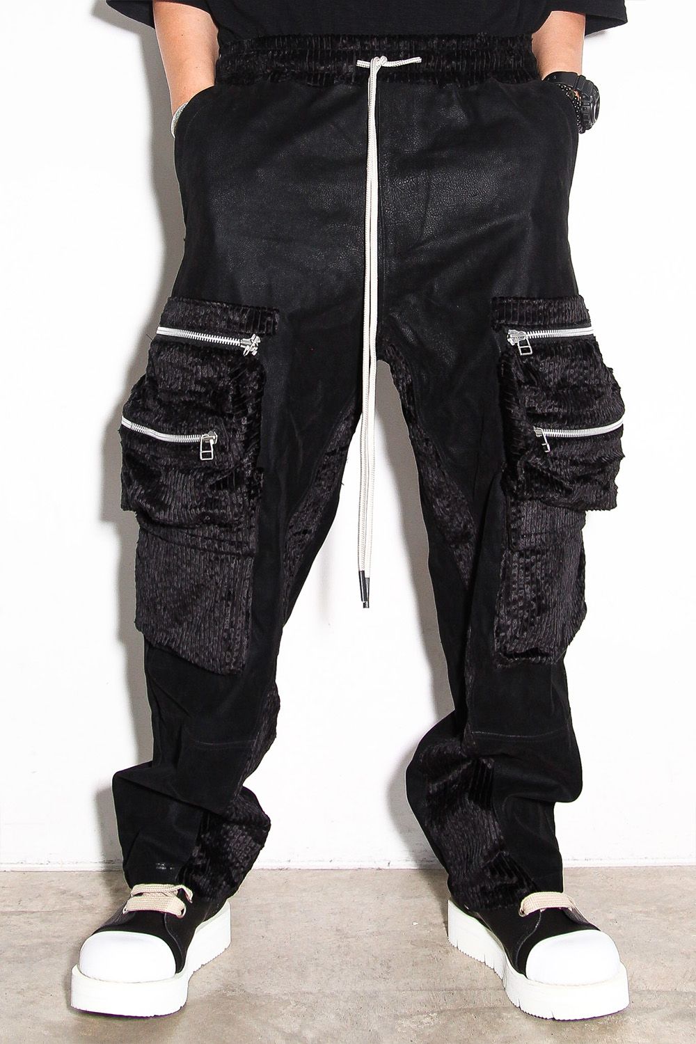 シンセティックレザーカーゴワイドパンツ / CARGO WIDE PANTS / ブラック / ag-12057