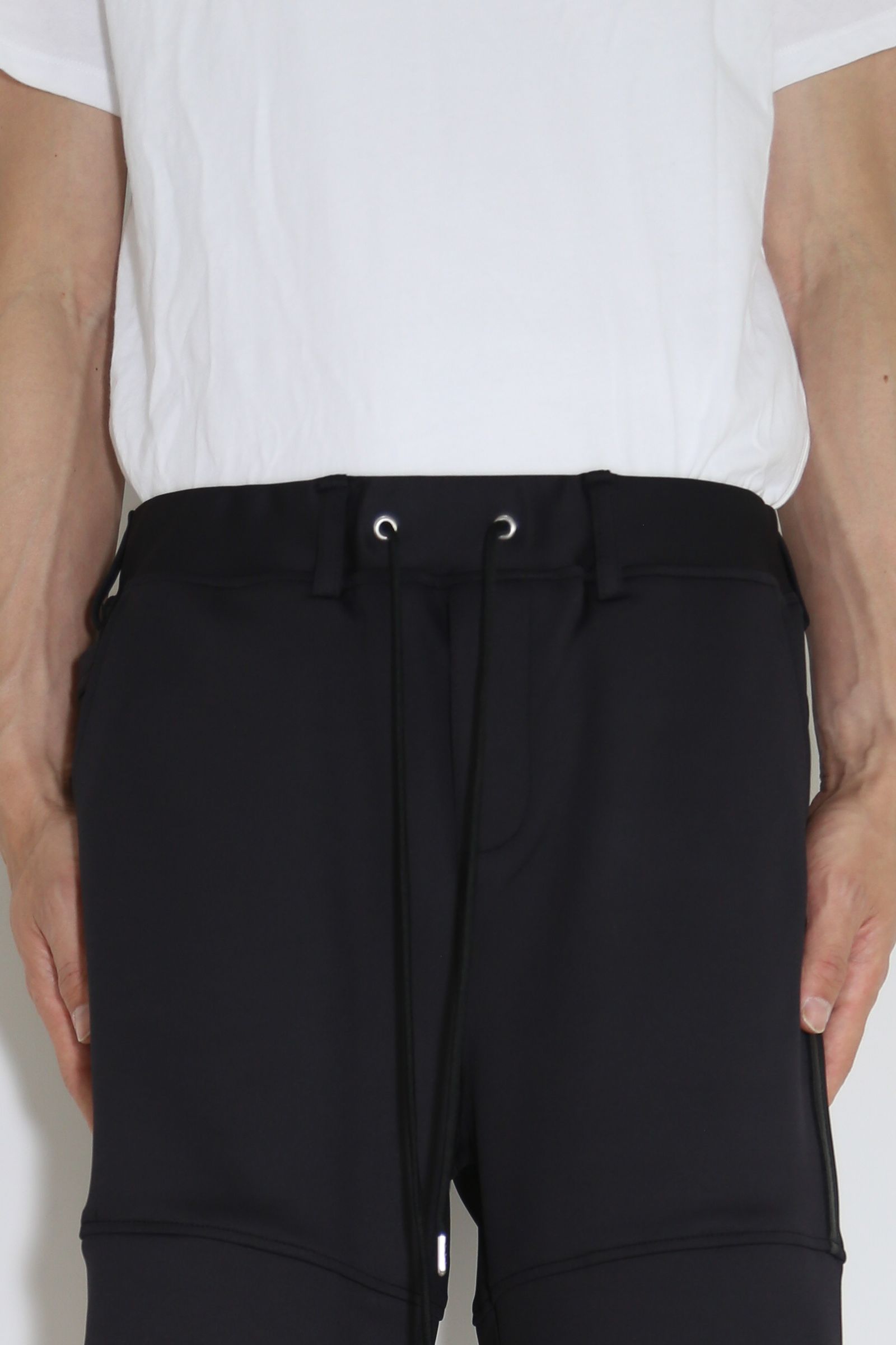 TYLER LINE SHORTS / ブラック