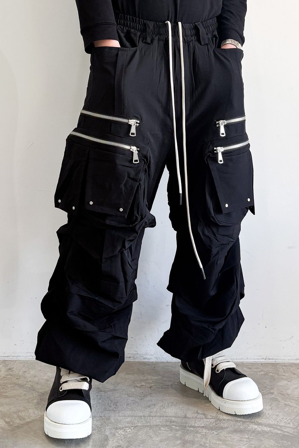 CARGO TUCK WIDE / ブラック