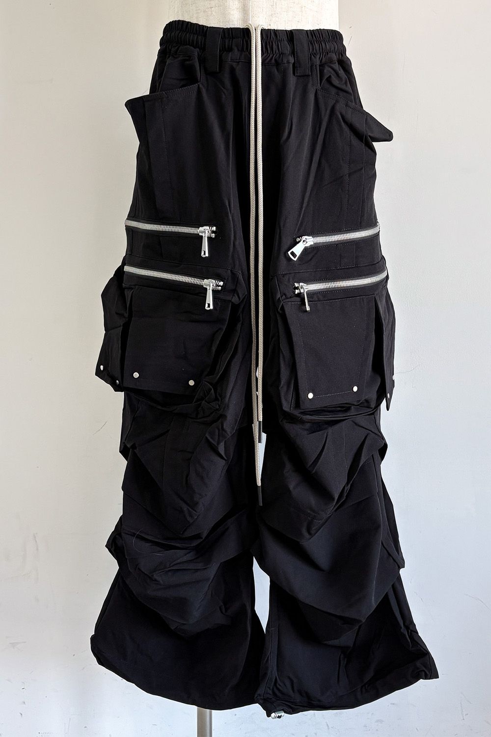 CARGO TUCK WIDE / ブラック