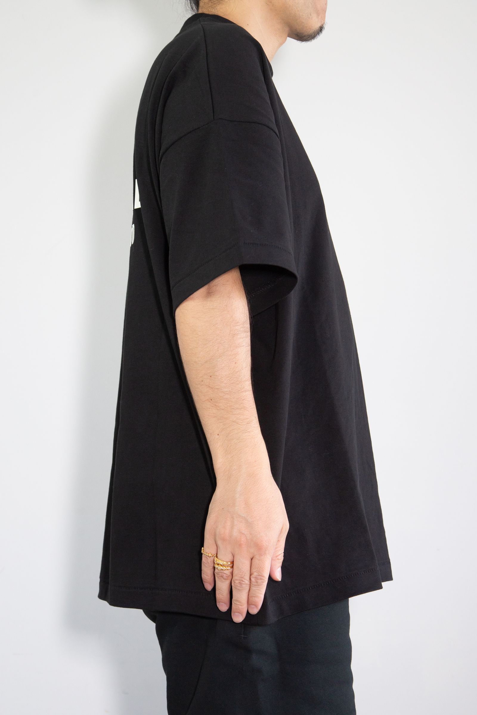 25SS CLASSIC FIT SS TEE / ブラック