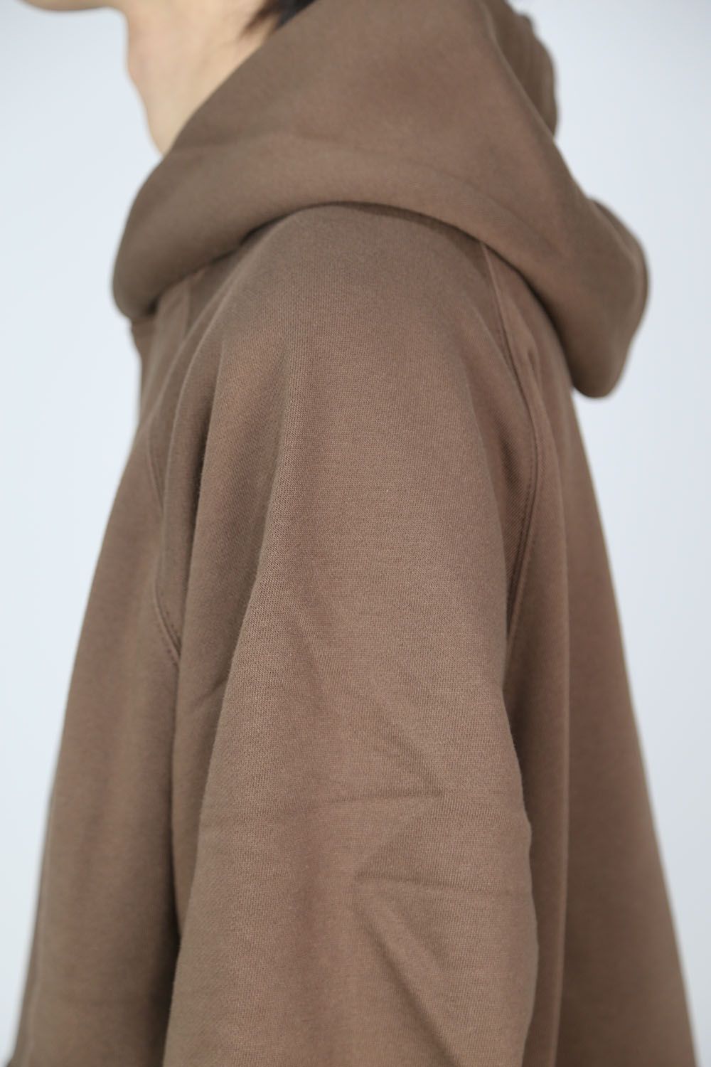 FRONT LOGO HOODIE / ブラウン