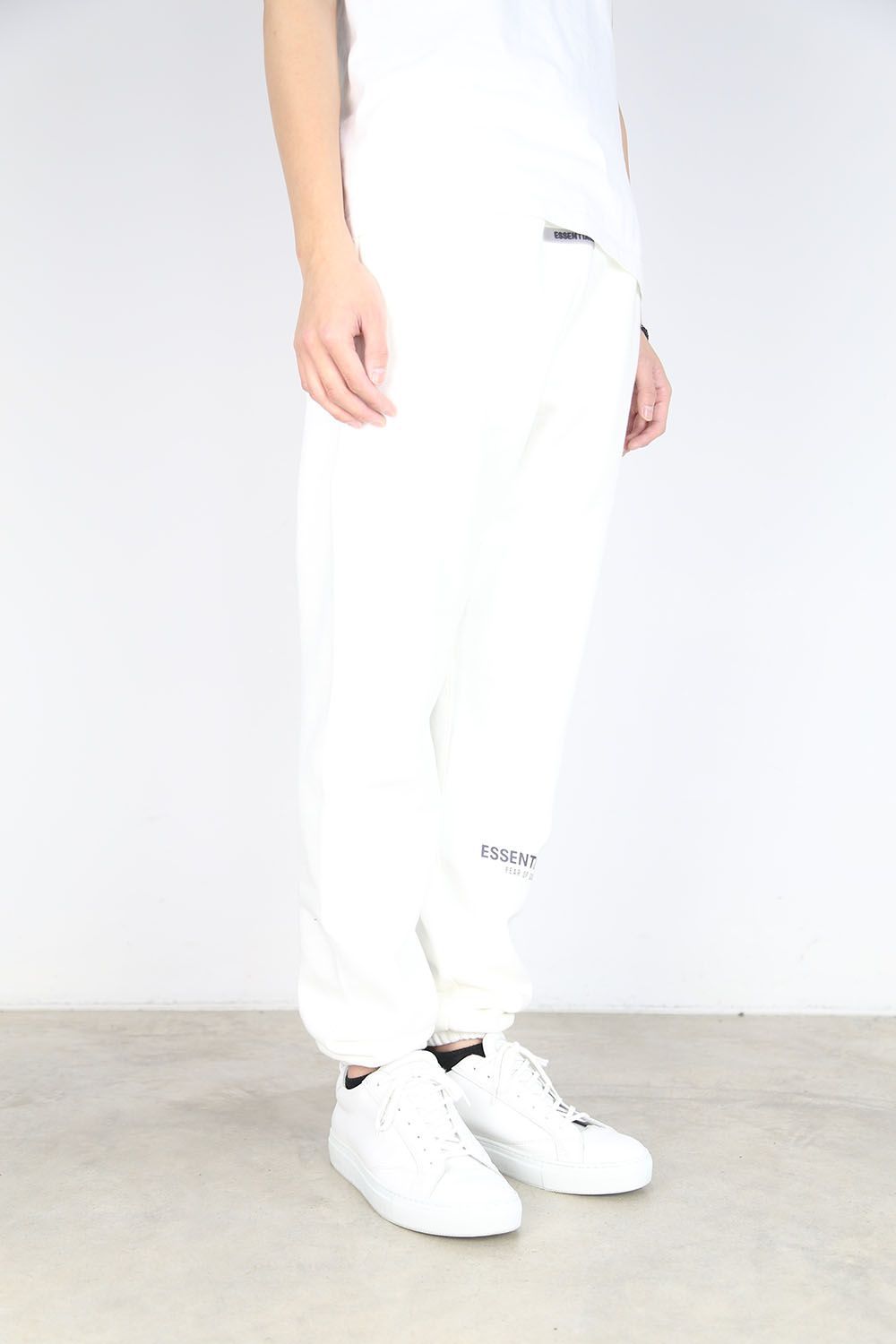 FRONT LOGO REFLECTOR SWEAT PANTS / ホワイト