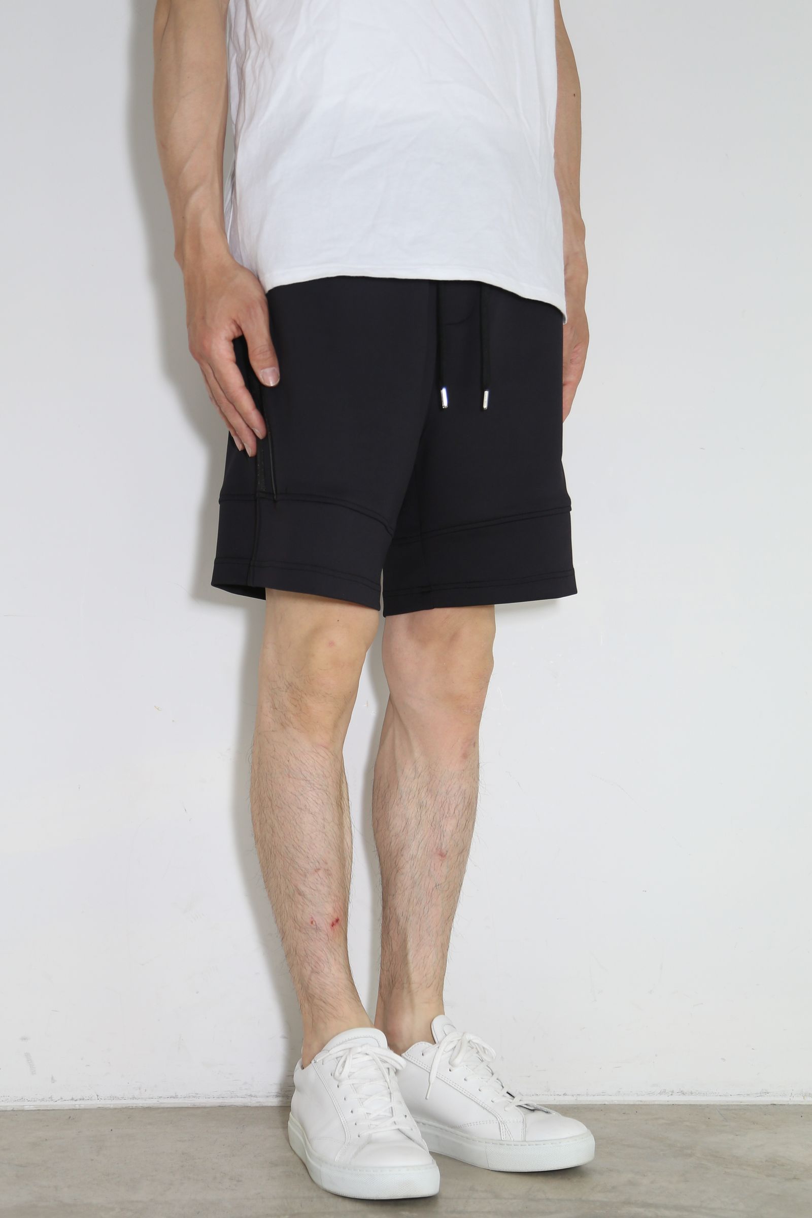 TYLER LINE SHORTS / ブラック