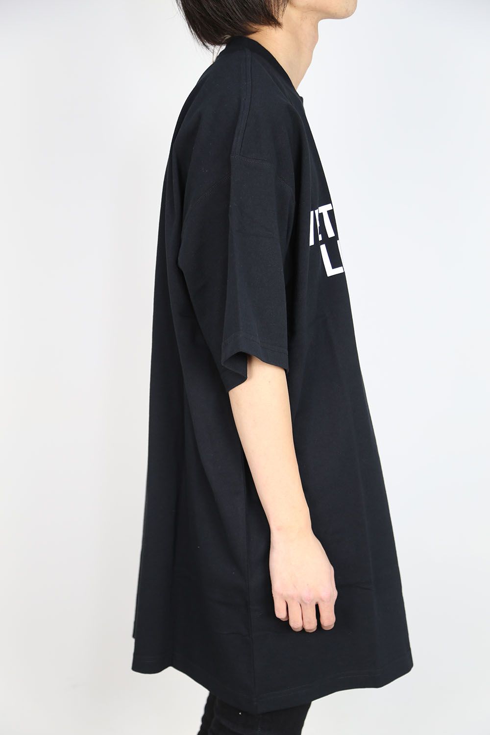 VETEMENTS - BIG LOGO LIMITED EDITION T-SHIRT / ブラック | Tempt