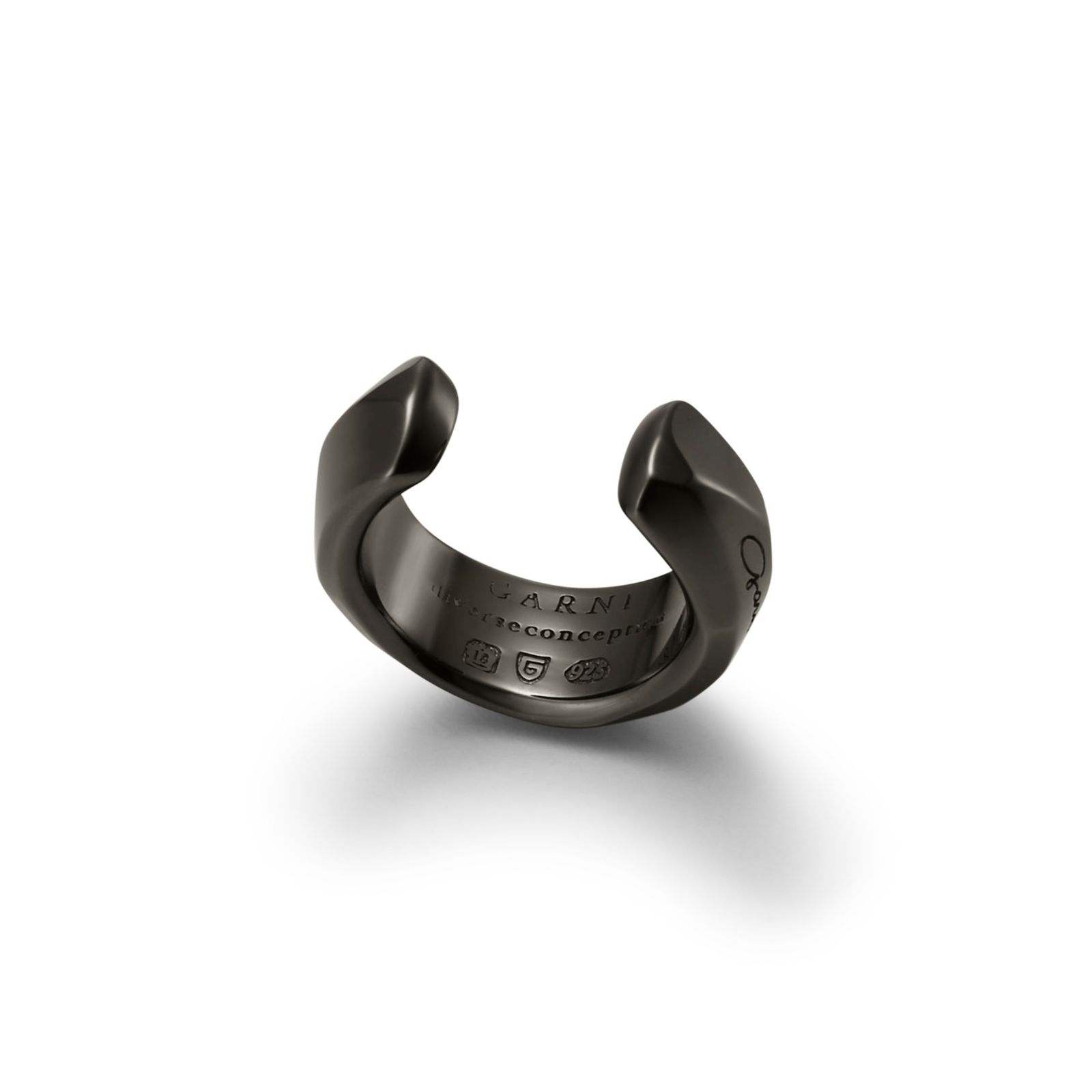 Crockery Ring Ear Cuff / ブラック