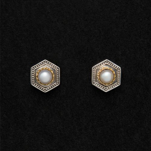 Cyclades Small Stud Polygon Earrings（Pearl） / GA006