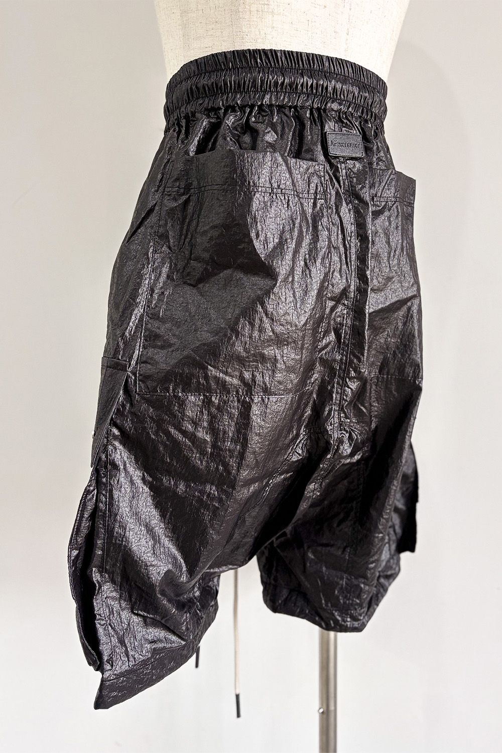 CARGO SHORTS / ブラック