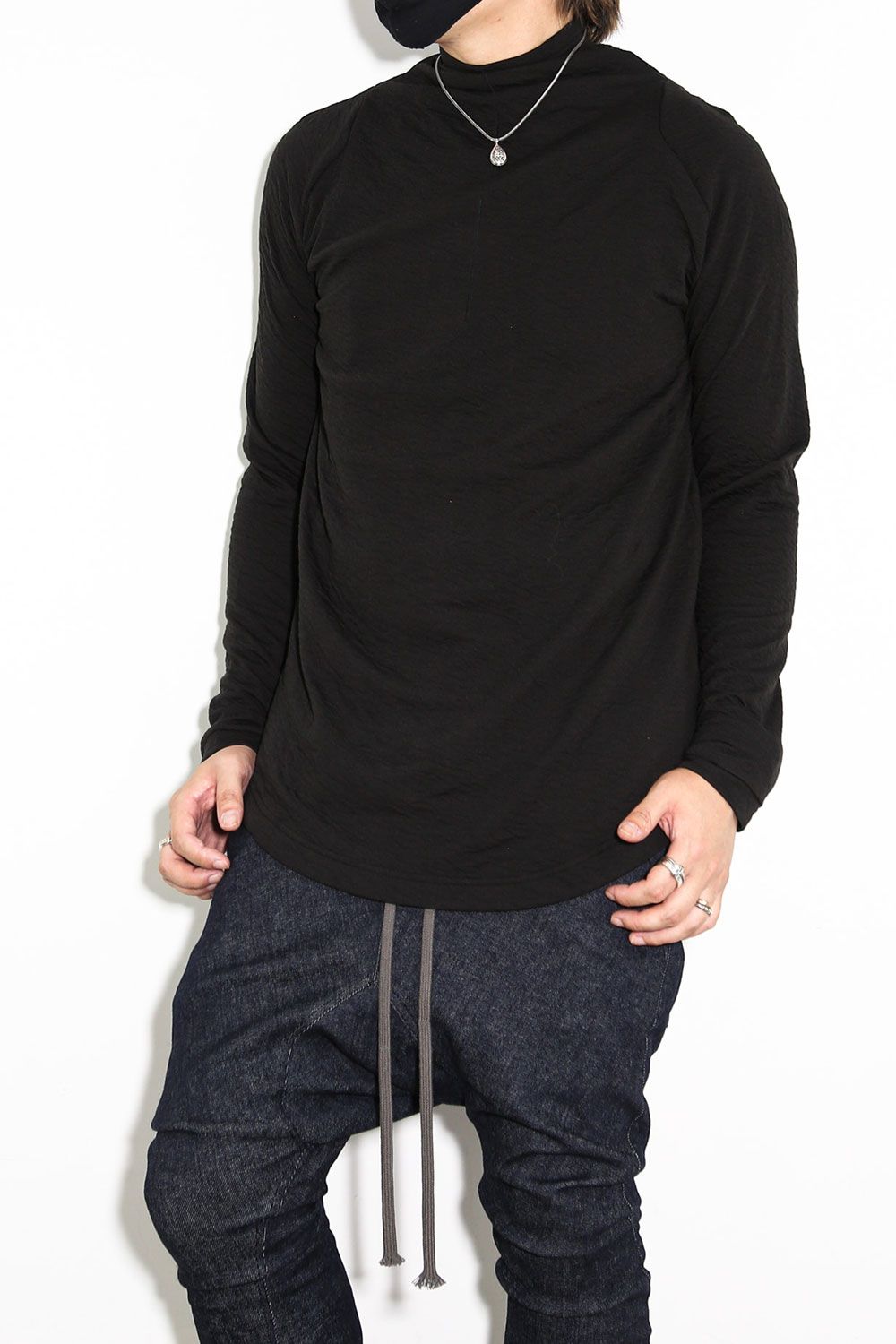 MOCK NECK LONG SLEEVE T-SHIRT 223-303 / シボ加工モックネックロングスリーブTee / ブラック