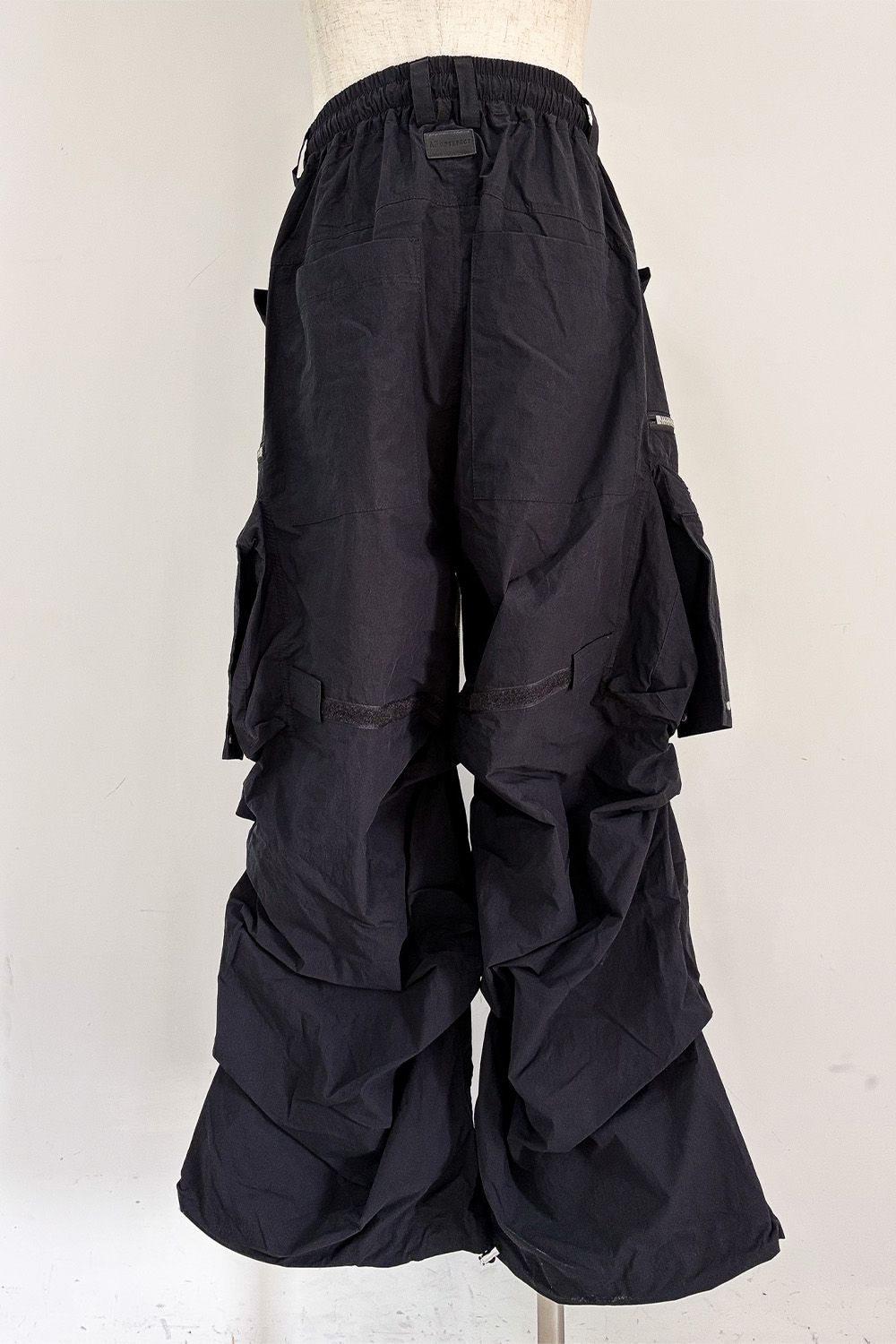 CARGO TUCK WIDE / ブラック
