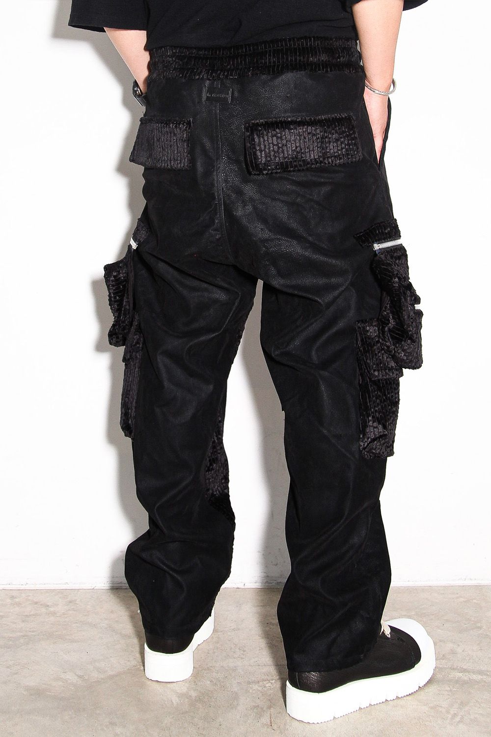 シンセティックレザーカーゴワイドパンツ / CARGO WIDE PANTS / ブラック / ag-12057