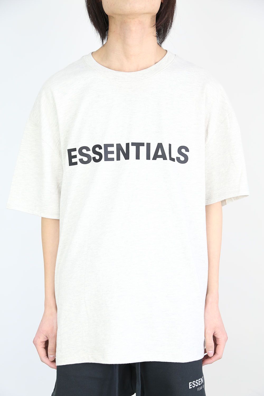 FOG ESSENTIALS - FRONT LOGO S/S TEE / セメント | Tempt