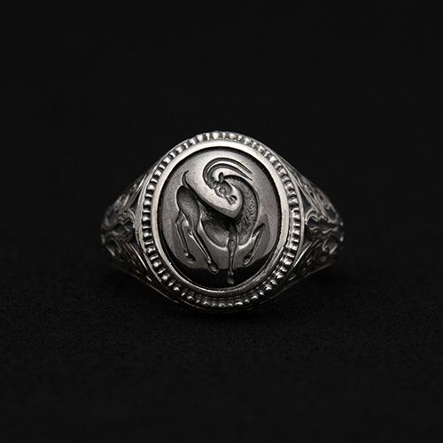 Antelope Signet Ring / GR053
