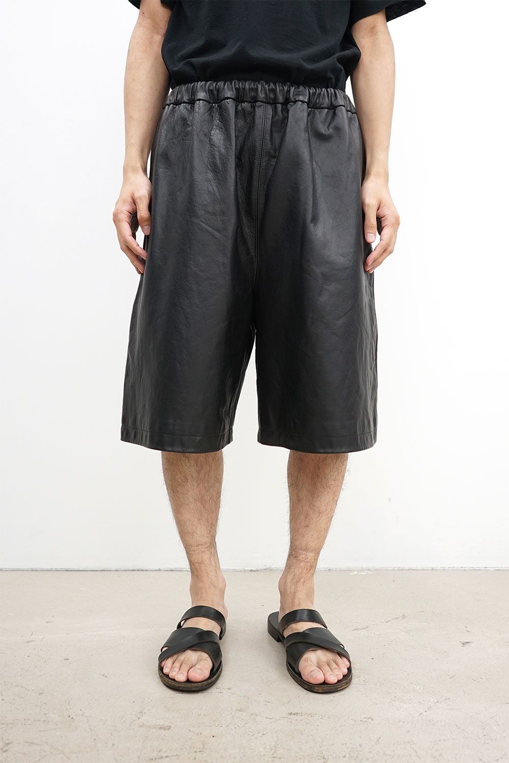 Leather Easy Shorts / ブラック