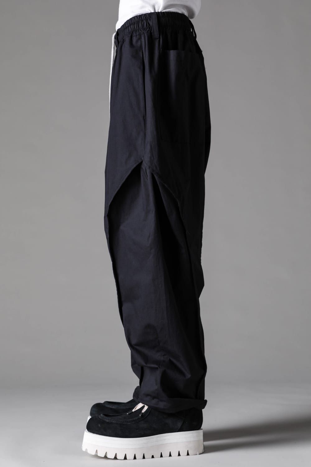 Side Tuck Tapered Pants